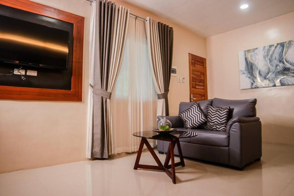 Mezza Hotel Koronadal Exterior foto